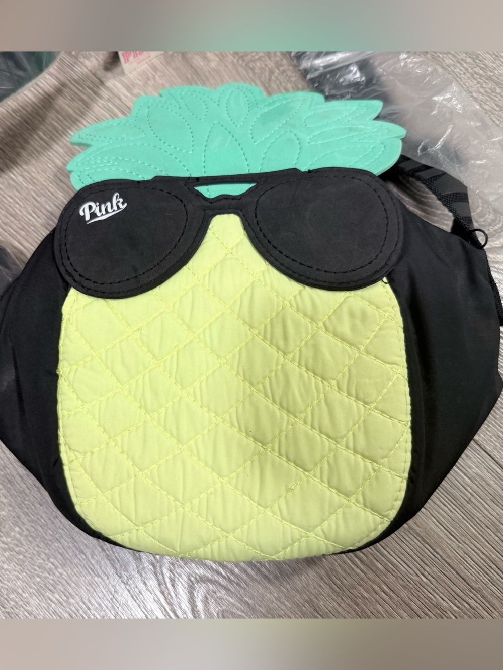 NWT PINK Victoria's Secret Pineapple Cooler Bag - Picture 6 of 8